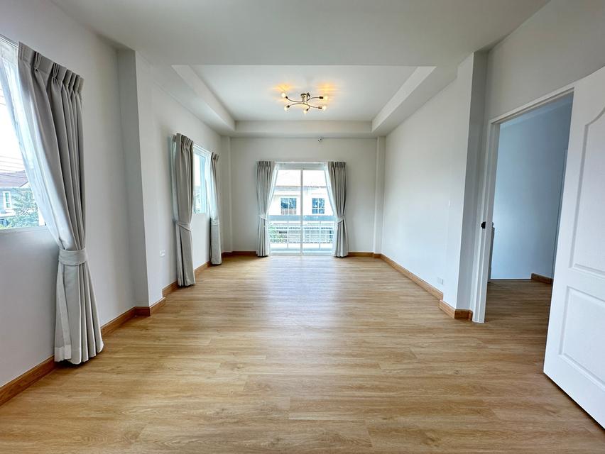 หมู่บ้าน ลลิล แลนซีโอ วงแหวน-รามอินทรา 12