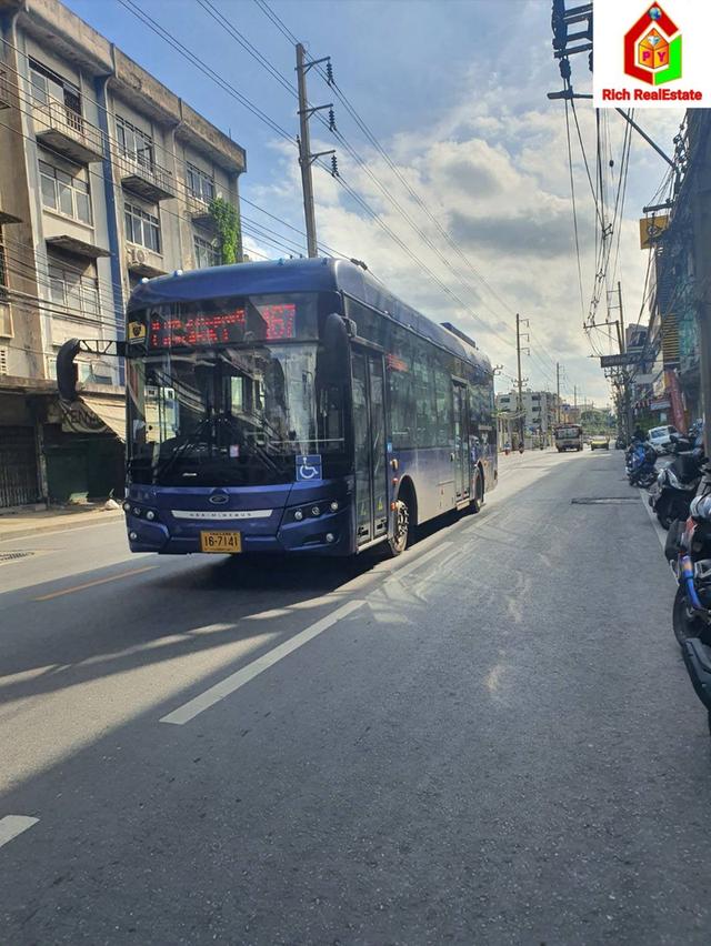 ขายถูกอาคารพาณิชย์ 3.75 ชั้น ซอยเอกชัย 35 แขวงบางขุนเทียน เขตจอมทอง เนื้อที่ดิน 29 ตรว. 3 นอน 2 น้ำ ขายตามสภาพ ติดถนนใหญ่ แหล่งชุมชน มีรถเมล์วิงผ่า 20