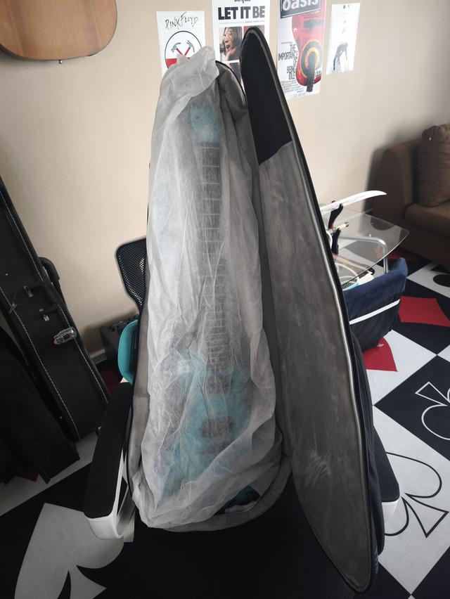 ขายคับซื้อมาไม่ได้เล่นใหม่คือมือ1เลยคับอุปกรณ์ครบทุกอย่างขาดแค่กล่องกะดาศที่ใส่มารุ่นlimited เลยครับซื้อมา15,990เช็คได้เลยคับผมขาย13,500พอ 3