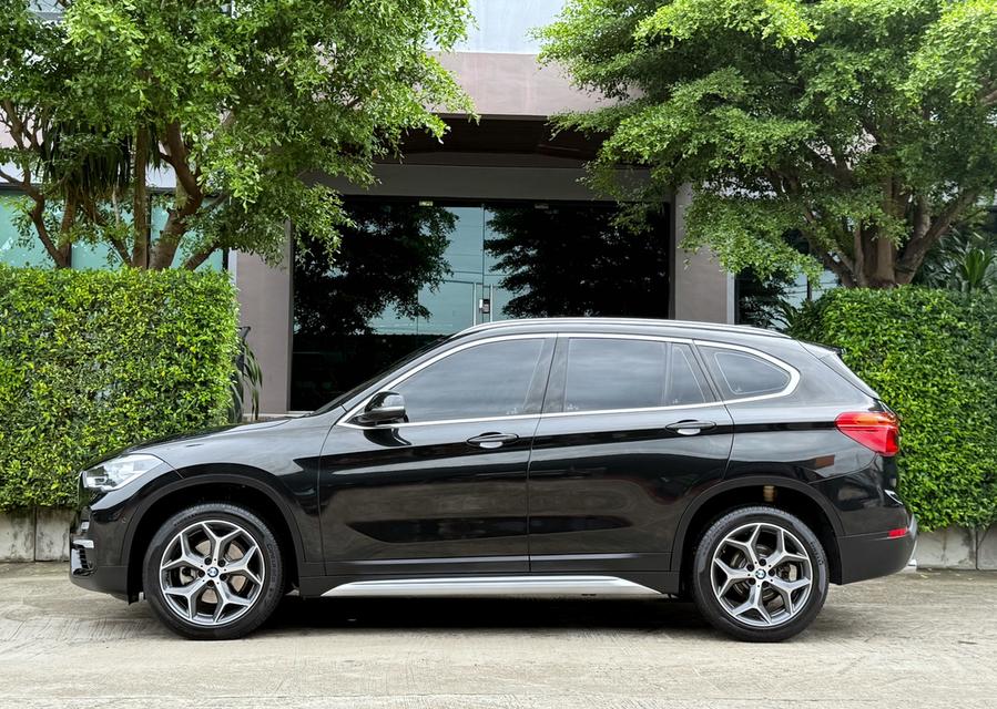 2018 BMW X1 F48 18D รถมือเดียวสภาพป้ายแดง รถวิ่งน้อยเพียง 63,000 กม เข้าศูนย์ตรงระยะ ไม่เคยมีอุบัติเหตุครับ