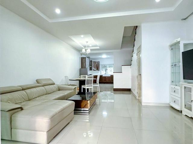 กำนันแม้น ทาวน์โฮมหรู 3 ชั้น 23 ตร.วา. บิ๊กซี กัลปพฤกษ์ 500 ม.270 ตร.ม. 3นอน 9-15 MRT ภาษีเจริญ 2.6 กม. 4 น้ำ ถ. สาทร-กั 7