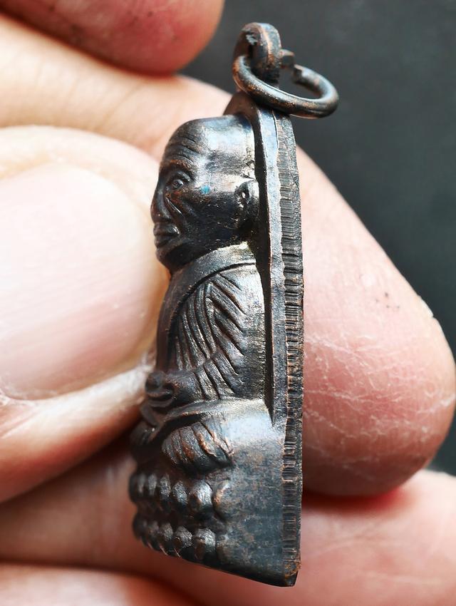 หลวงปู่ทวด วัดช้างให้ หลังหนังสือเล็ก พิมพ์มีหู ปี 2506...เก่า เดิมๆ สวยๆ 8