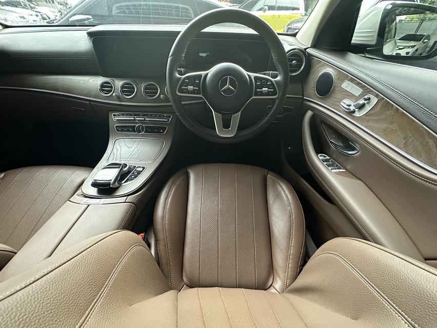 Mercedes Benz E350e Exclusive  19