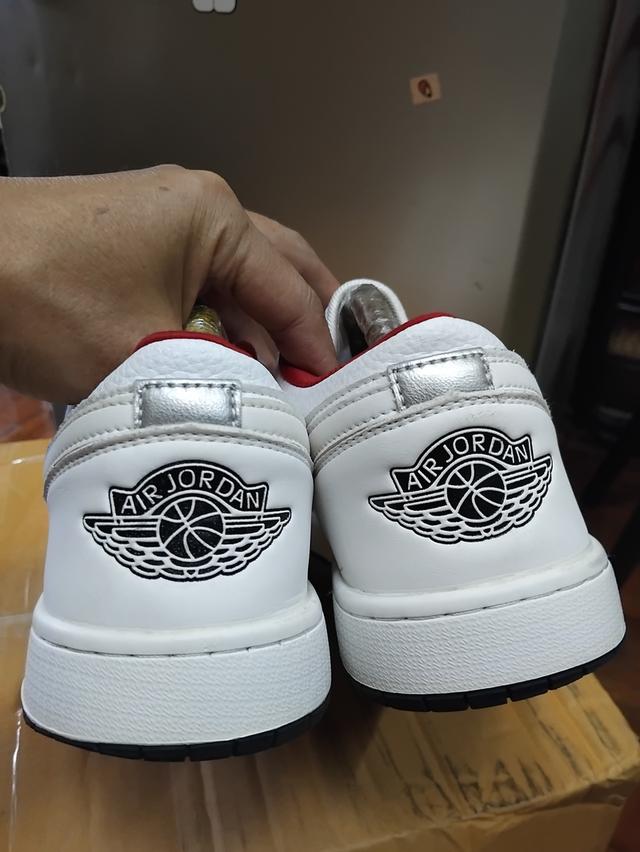 NIKE JORDAN EUR 43/27.5สวยไม่มีตำหนิ350ค่าส่ง50 รูปที่ 4