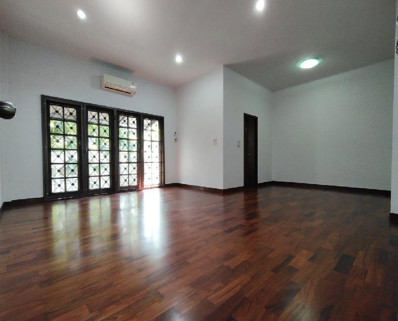 ให้เช่าบ้านเดี่ยว 2 ชั้น หลังใหญ่ 99 ตารางวา / ทำเล ลาดพร้าว โชคชัย 4 / อยู่ในซอยสตรีวิทยา 2 8