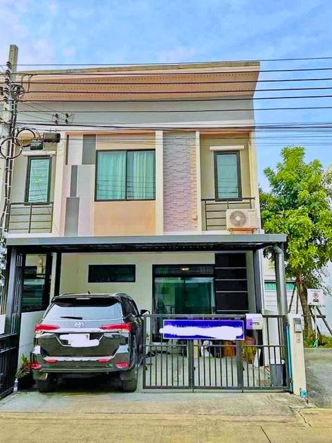 หลังมุม เดอะทรัสต์ 3 นอน ราชพฤกษ์-รัตนาธิเบศร์ ปากเกร็ด MRT บางรักใหญ่ 3.2 กม. ให้เช่าทาวน์เฮ้าส์ 2 ชั้น2 น้ำ ตลาดสดท่าอ 1
