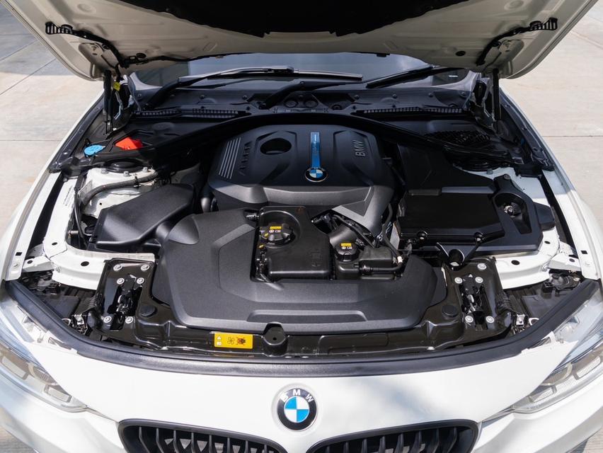 ✨ BMW 330e 2.0 M Sport (CKD) โฉม F30 จดปี 2017 Plug-in Hybrid ตัวท็อป M Sport รูปที่ 20