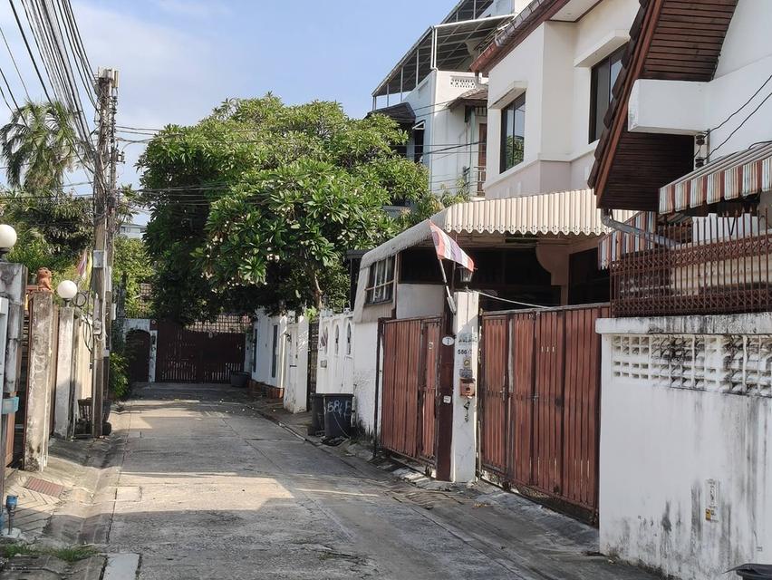 ขายที่ดินเอกมัย ที่ดินพร้อมบ้าน 107ตร.ว เอกมัย10 สุขุมวิท65 ใกล้รถไฟฟ้าBTS เอกมัย ทองหล่อ พระโขนงปรีดี Land Sukhumvit Ekkamai sale Thonglor 0879074045 1