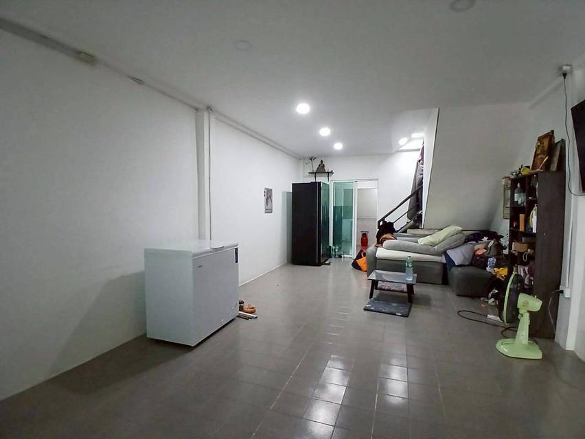 ขายบ้าน 2 ชั้น หมู่บ้านมโนรมย์ 4 ถนนเลียบคลองสอง19 6