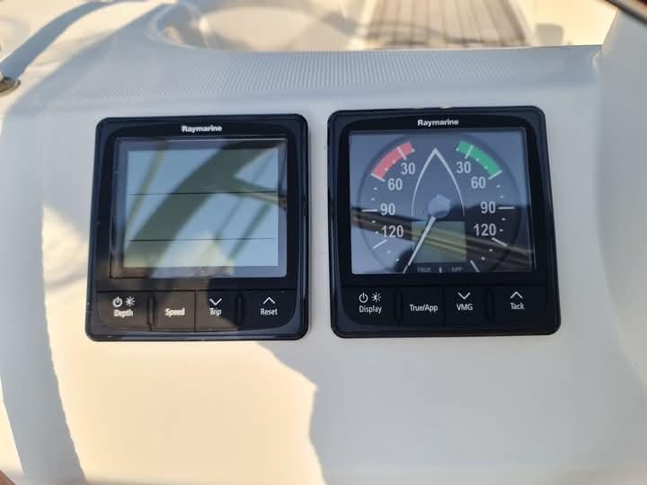 เรือใบ 2009 Jeanneau SUN ODYSSEY 42I PERFORMANCE  10