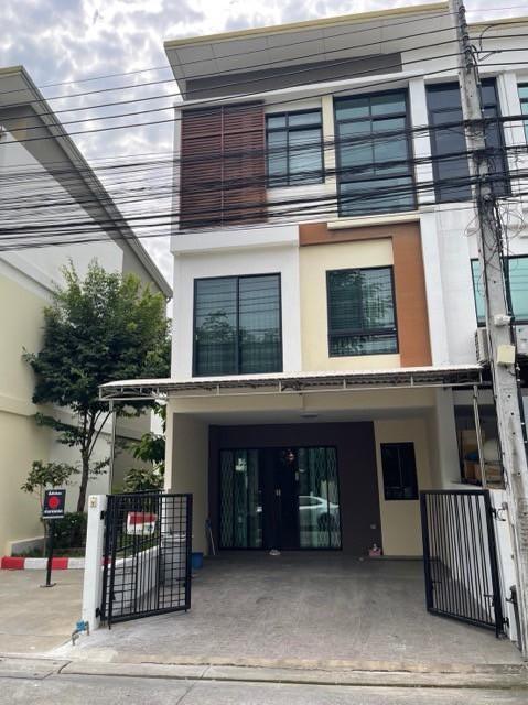 ให้เช่าทาวน์โฮม 3 ชั้น โครงการซิกเนเจอร์ วิภาวดี 60 บ้านหลังริม ตรงหน้าสวน พร้อมเฟอร์พร้อมเข้าอยู่  1