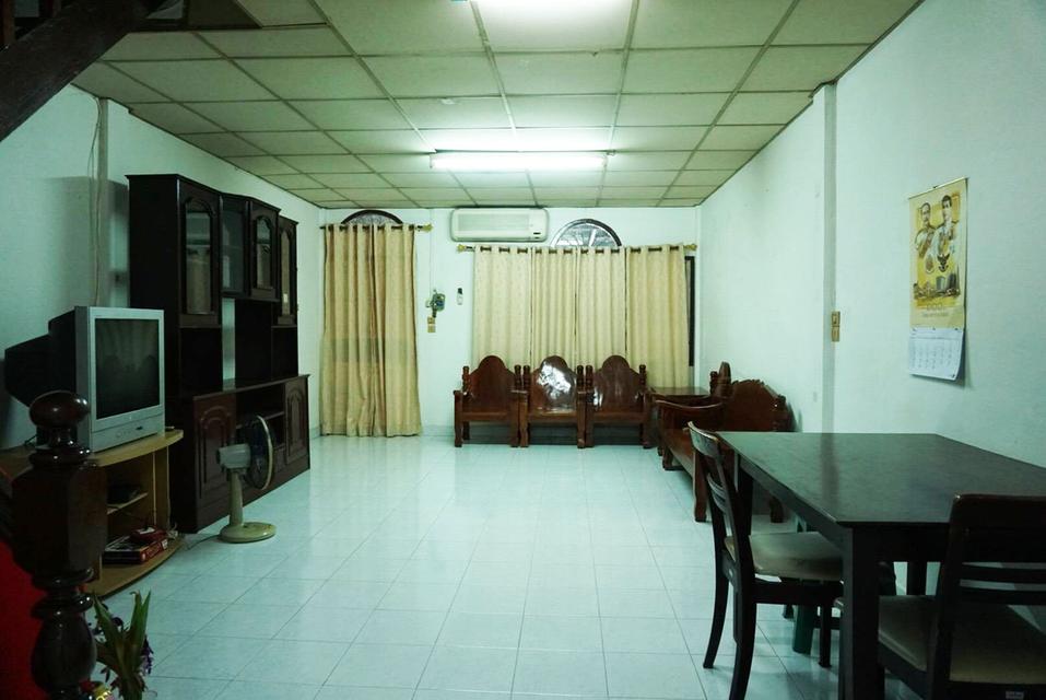 ให้เช่าบ้านติดรถไฟฟ้าสายสีม่วงราคาถูก มีแอร์ เฟอร์นิเจอร์ครบ 2