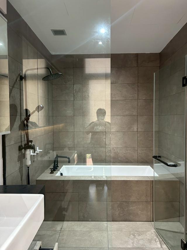 ขายคอนโดหรู: The Lofts Asoke 10