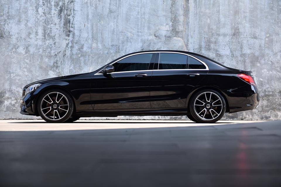 🎊"TOP OPTION เพียง 60,000 กิโล C220D ดีเซล AMG DYNAMIC ทะเบียนคืน"สีดำ🎊⚡ รูปที่ 6