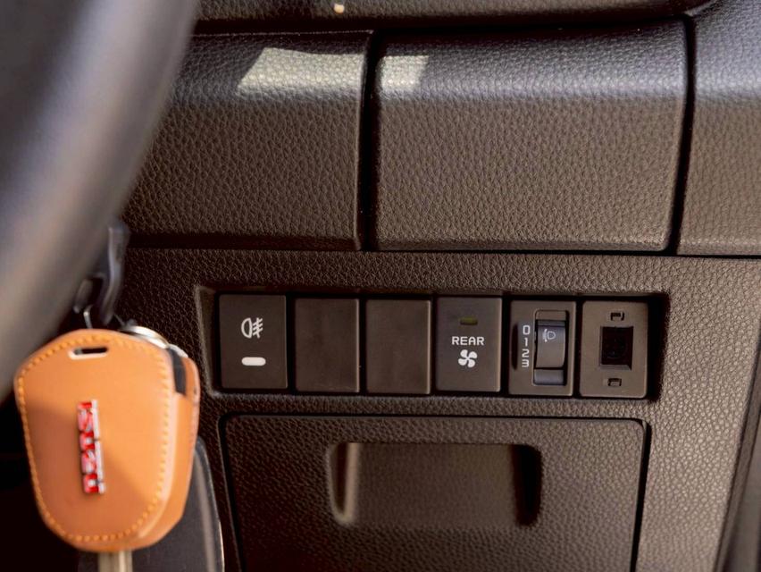 ขาย Isuzu MU-X 1.9 Active ปี21 10