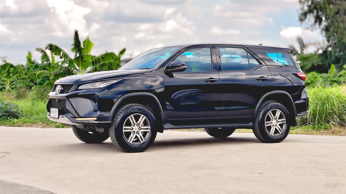 TOYOTA FORTUNER 2.4 LEADER A/T ปี 2025 จด 2026 รูปย่อยที่ 2