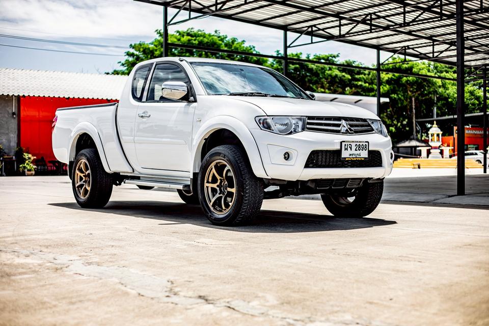 Mitsubishi Triton PLUS MEGA CAB 2.5 GLX เกียร์ธรรมดา ปี 2012 สีขาว