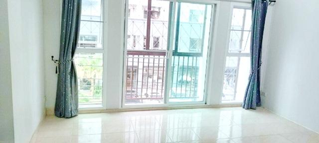 MRTคู้บอน 800ม. แม็คโคร รามอินทรา 200 ม. รพ.สินแพทย์รามอินทรา 300 ม. อาคารพาณิชย์ 4.5 ชั้น 2 คูหา 4