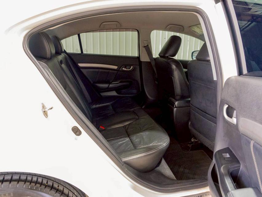 Honda Civic 1.8E ปี 2014 15