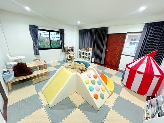 ลาดพร้าว1-15 ให้เช่าทาวน์โฮมหลังมุม3ชั้น 52ตร.วา. เซ็นทรัล ลาดพร้าว 1กม. 3-4นอน MRTลาดพร้าว 400ม. 8แอร์ 202ตร.ม. รร.นานา 8