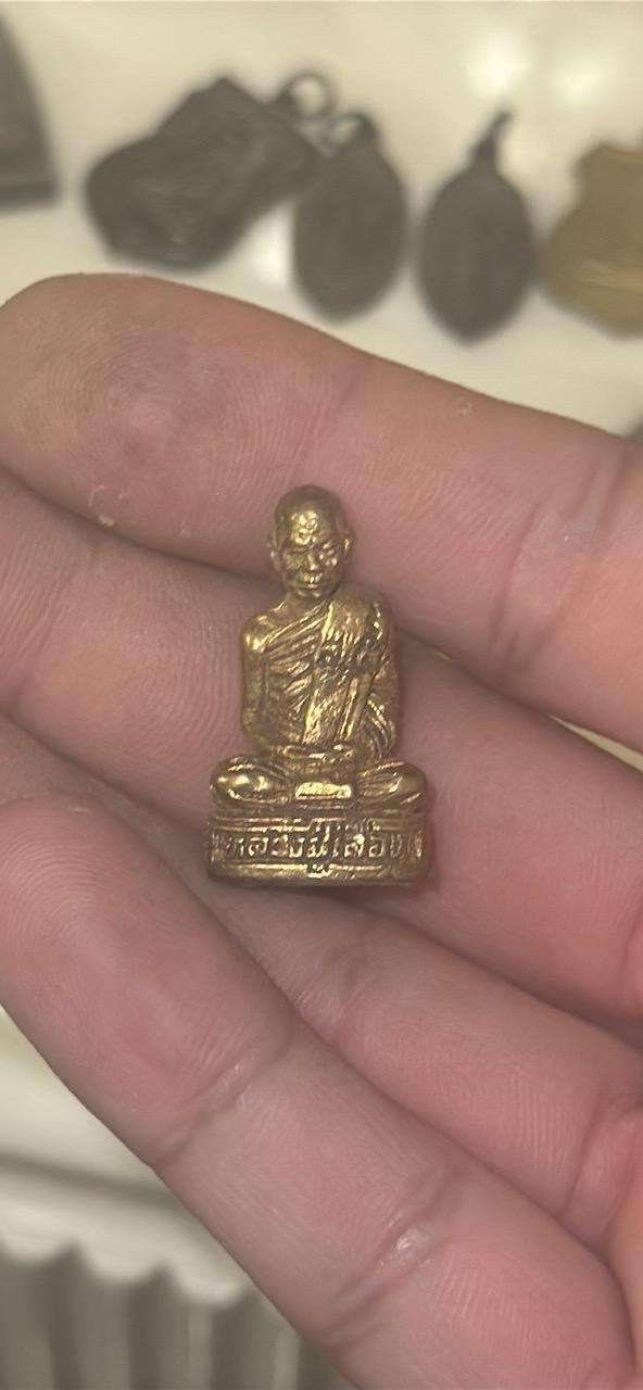 พระเครื่อง 16