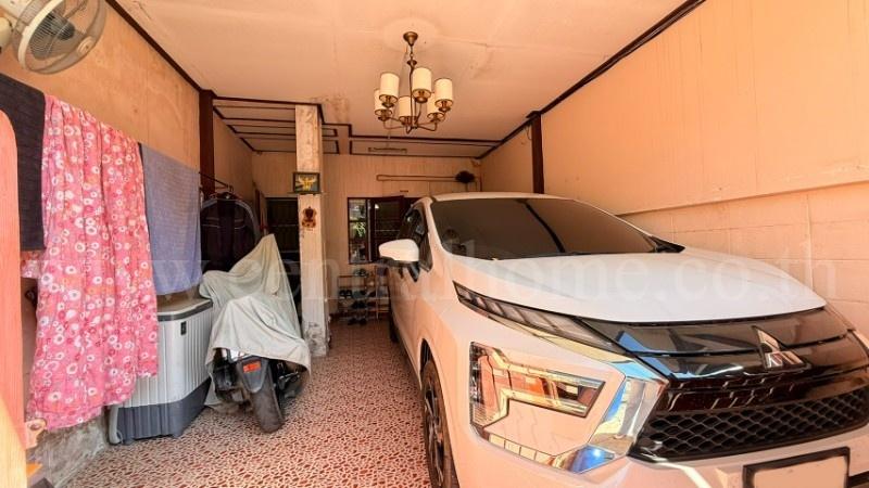 ทาวน์เฮ้าส์ หมู่บ้าน ดวงกมล ซอยพระยาสุเรนทร์ 35 - คลองสามวา 2