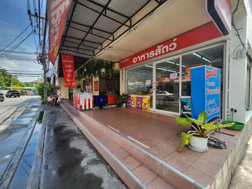ให้เช่าด่วน! อาคารพาณิชย์ 3 ชั้น 3 คูหา (แปลงมุม) ทำเลค้าขาย สุขาประชาสรรค์ 3 (วัดกู้) 4