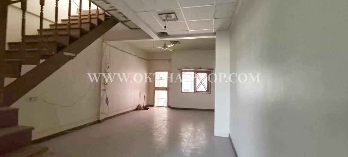 ทาวน์เฮ้าส์ หมู่บ้าน นครทองปาร์ควิว 1 ถนนบางกรวย-ไทรน้อย 4