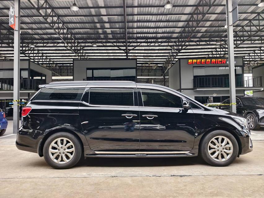 รถเข้าใหม่! KIA GRAND CARNIVAL 2.2 EX ปี 2018 สีดำ