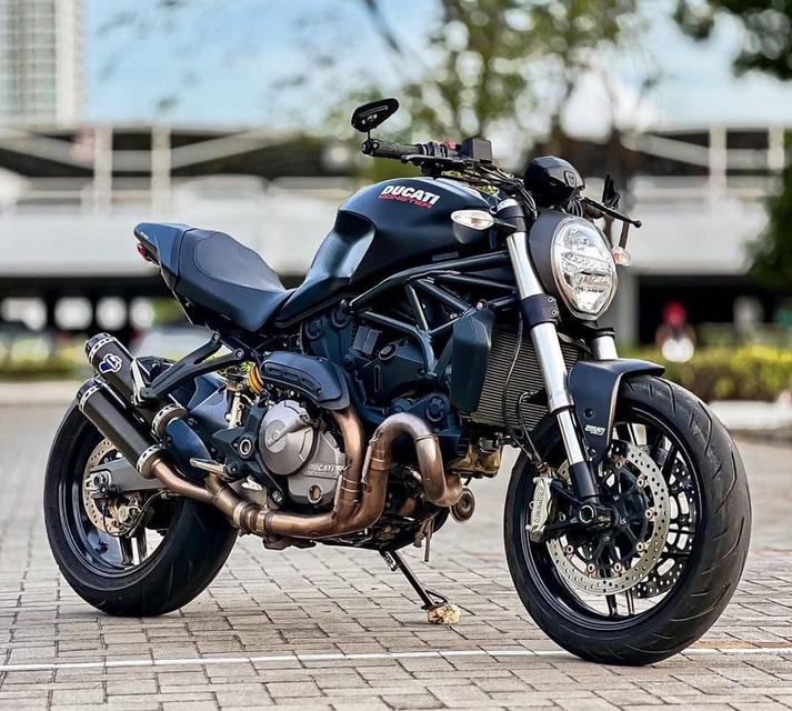 ส่งต่อ Ducati Monster 821 Black