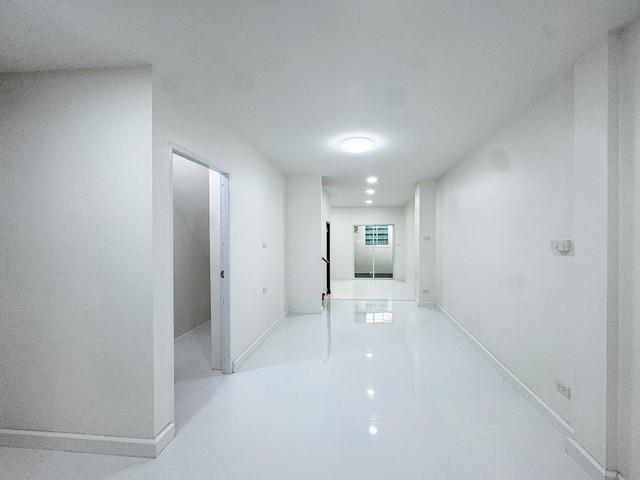 PP471 ขาย ทาวน์โฮม  Baan 84 Mansion หมู่บ้าน 84 แมนชั่น ประดิษฐ์มนูธรรมซอย 3 ทำเลดี ใกล้ทางด่วน MRT ลาดพร้าว71 รีโนเวทใหม่พร้อมอยู่ ใกล้ ถนนเลียบด่วนร 10