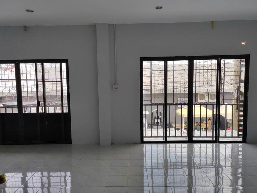 ขายอาคารพาณิชย์ 2 ชั้น 2 ล็อกคู่​ ทำเลทอง ติดตลาด อำเภอวชิรบารมี​ จังหวัดพิจิตร​ 6