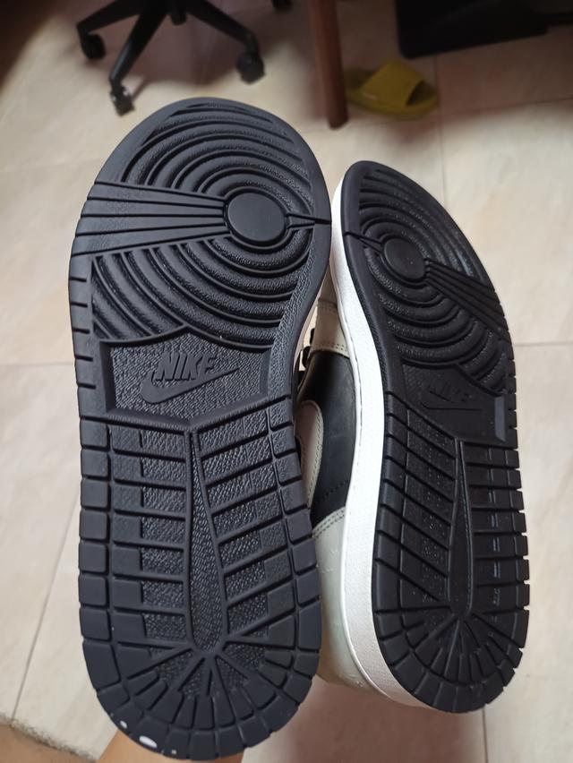 Nike Jordan 1 high OG รูปที่ 4