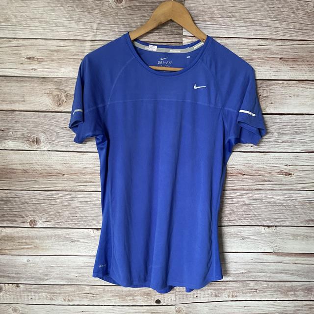nikeเสื้อกีฬาวิ่งมือสอง