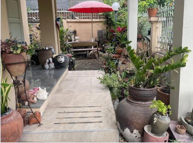 ทาวน์เฮ้า หมู่บ้านอักษารา  2 ชั้น เลขที่ 219/606 ซ.1 34 ตรว. พร้อมเฟอร์ ราคา 2.8 ลบ. คุณสมบัติ •	3 ห้องนอน 2 ห้องน้ำ •	ขนาด 34 ตรว. •	ห้องครัว มี 2 แบ 2