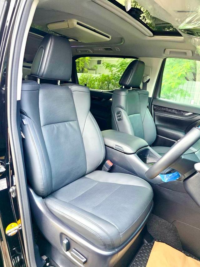 Toyota ALPHARD 2.5SC PACKAGE สีดำ ปี 2023 ไมล์ 44,000 กม.  8