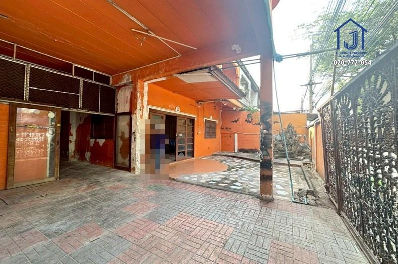 ขายทาวน์โฮม 2 ชั้น 41 ตารางวา ซอยนวมินทร์ 111 หลังมุม ใกล้ทางด่วนเอกมัย-รามอินทรา 7