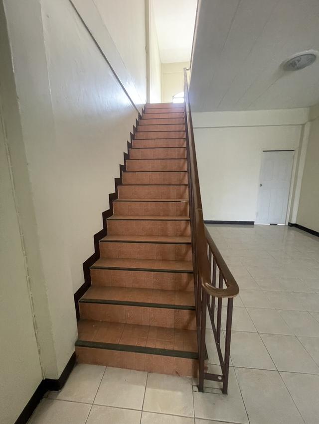 อาคารพาณิช 3.5 ชั้น ห่างทางเข้าหมู่บ้านเพียง 200 เมตร 19