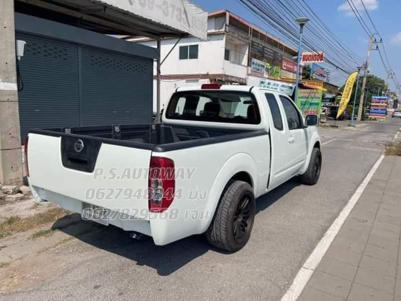 2011 Nissan Frontier Navara 3