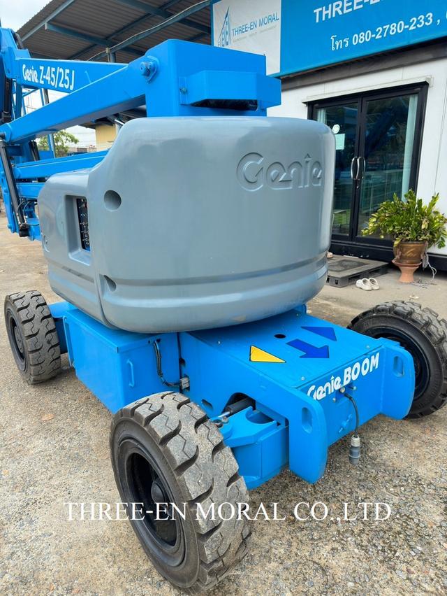 รถกระเช้า Boom Lift Genie Z-45/25J 4