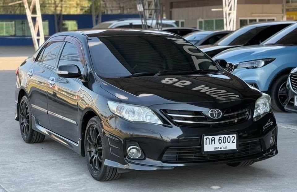 Toyota Corolla Altis พร้อมแต่งหล่อๆ 8