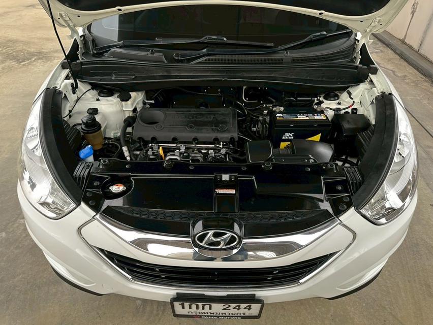 HYUNDAI TUCSON 4WD (IX35)2.0L N/A 6AT Panaromic Glass Roof 19