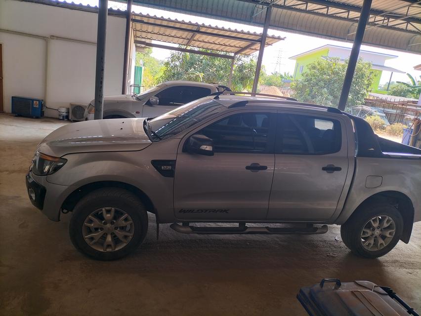 รถยนต์ฟอร์ดเรนเจอร์3.2ลิตร4*4ปี2013