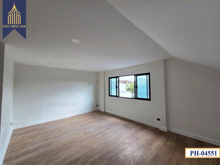 ขายบ้านเดี่ยวหลังใหญ่ เมืองเอก รังสิต จอดรถได้ 8 คัน เหมาะทำโฮมออฟฟิศ ทำเลศักยภาพ รีโนเวทใหม่ทั้งหลัง 9