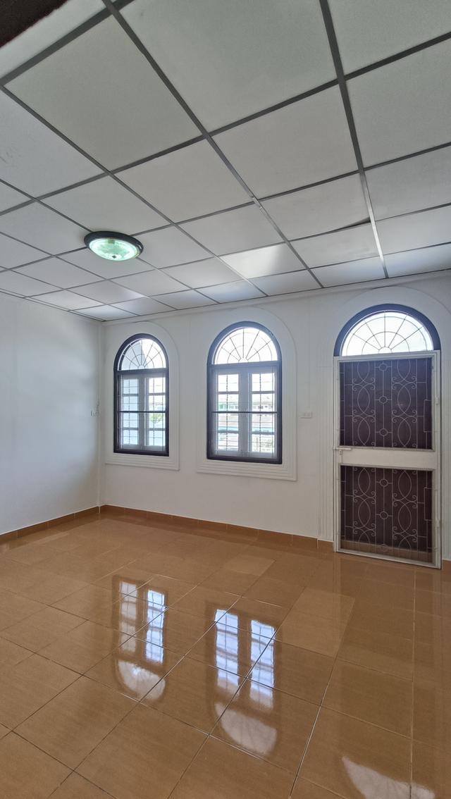 ทาวน์เฮ้าส์ 3 ชั้น 4 ห้องนอน 4 ห้องน้ำ 18