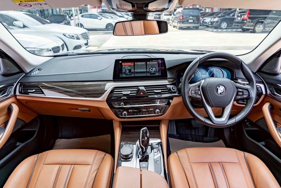 รหัสรถ NP1738 รุ่นรถ : BMW 530e Luxury 2.0ปีรถ : 2019 รูปที่ 13