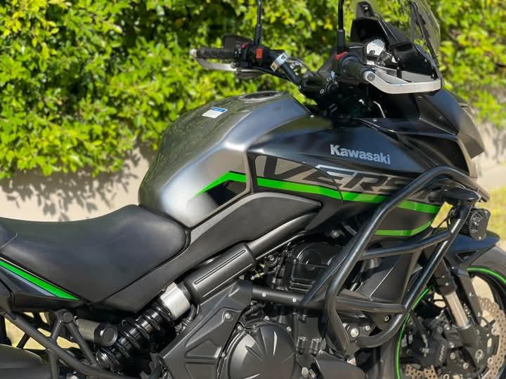 Kawasaki Versys สีดำ 7