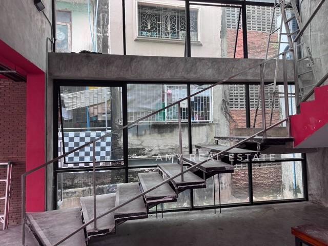 ให้เช่าอาคารStand alone 2.5ชั้น 900 ตร.ม. ย่านห้วยขวาง สุทธิสาร ดินแดง จอดรถ 30 คัน 3