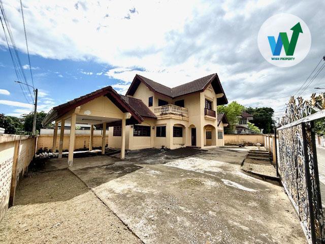 ขายที่ดินติดถนนอ่อนนุช พร้อมบ้านเดี่ยว 98 ตร.ว. แปลงมุม พื้นที่กว้าง มีห้องแม่บ้าน ใกล้รถไฟฟ้า BTS ทางด่วน มอเตอร์เวย์ 2