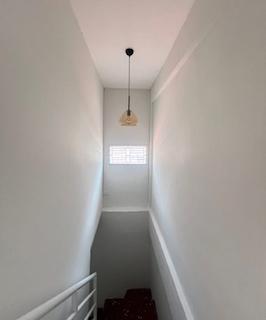 ขายด่วน บ้านทาวน์เฮาส์ 2 ชั้น รีโนเวทใหม่ พัทยา เนินพลับหวาน 6